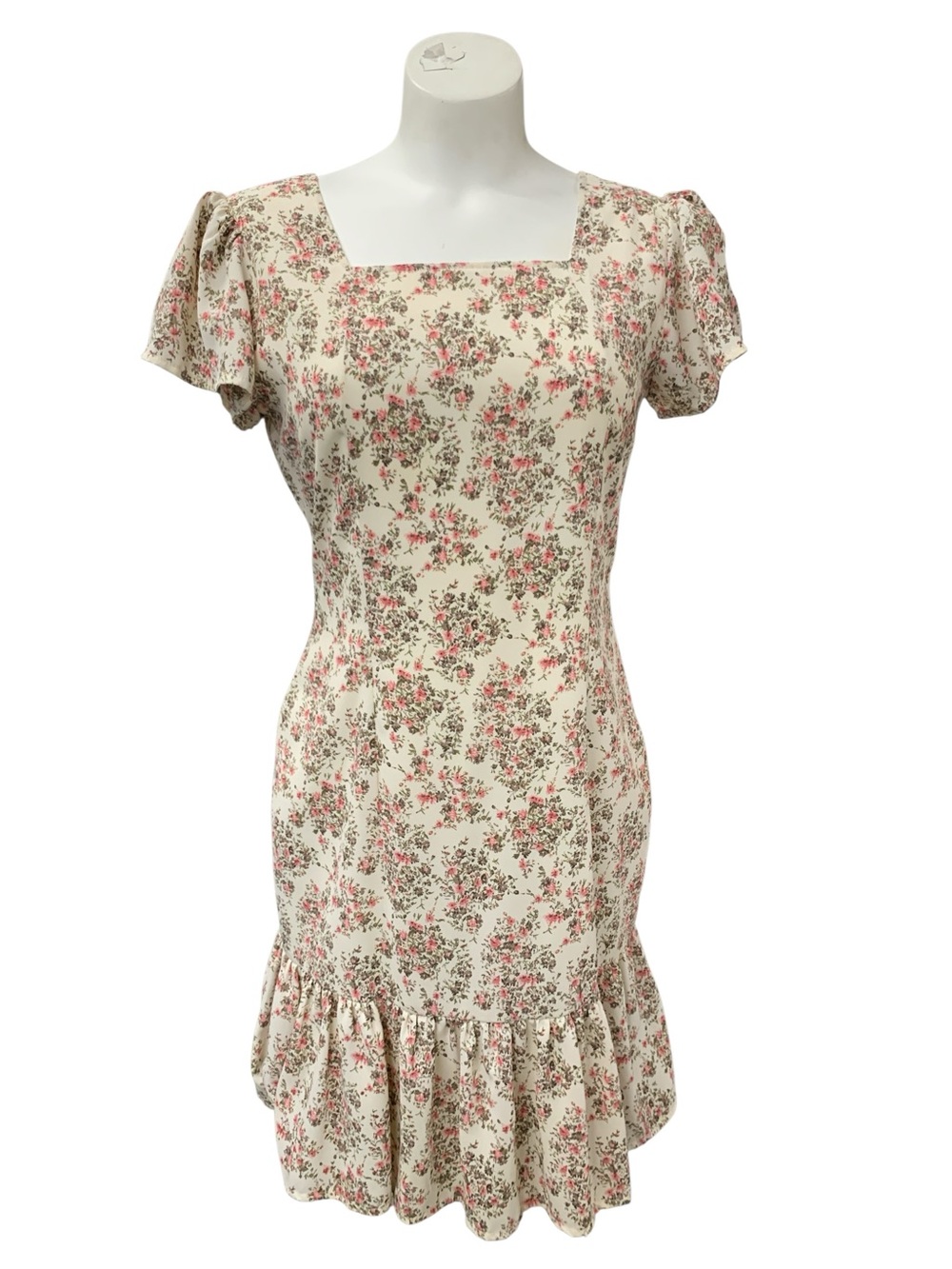 Square-Neck Floral Ruffle Hem Dress in Cream and Pink Size S